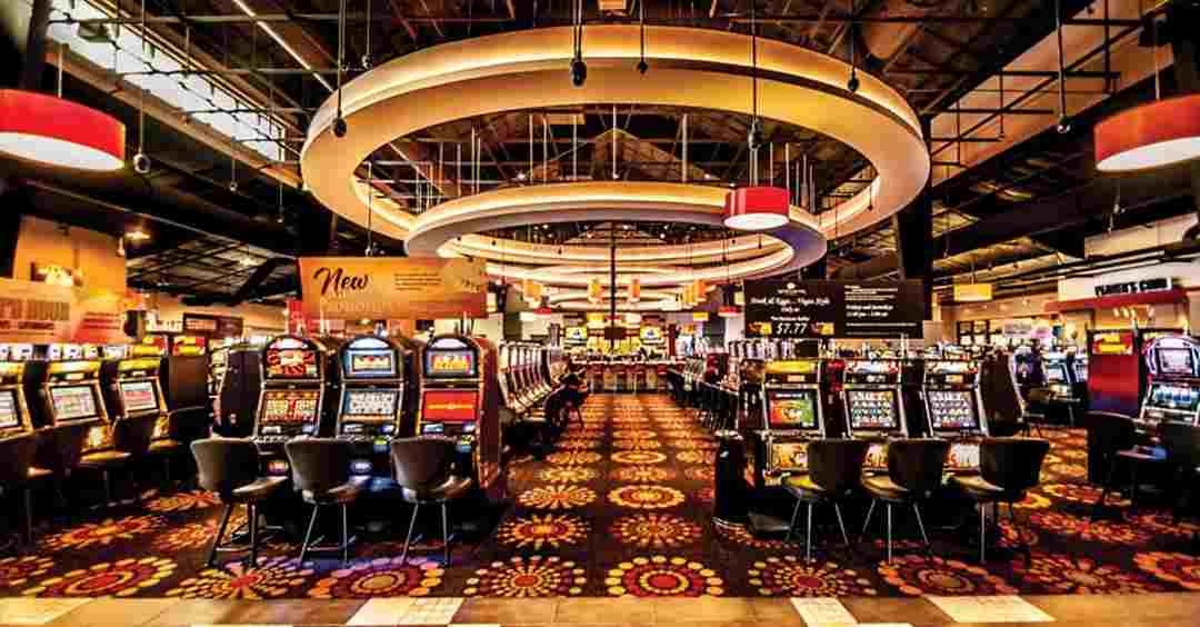 Golden Galaxy Hotel & Casino là tổ hợp sòng bài, khách sạn được yêu thích 