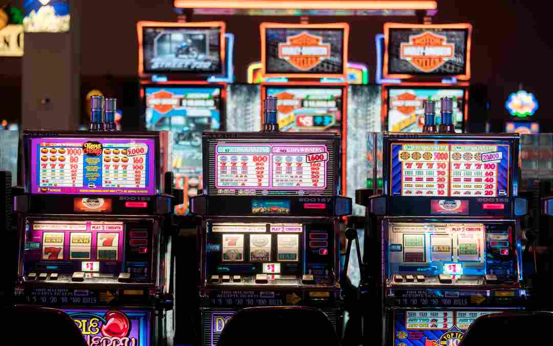Game slot đổi thưởng cực vui tại casino Holiday Palace