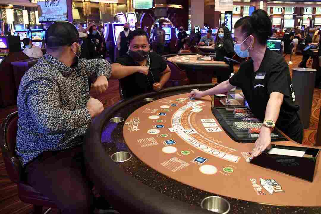 Koh Kong Casino có khu giải trí đánh bạc rộng rãi, sang trọng